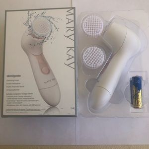 New Mary Kay Skinvigorate Cleansing Brush
